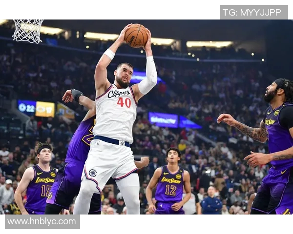 湖人对决快船初盘分析及投注建议全面解读